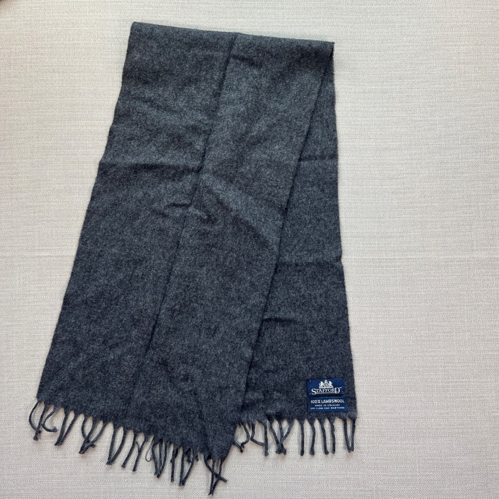Stafford Mens Charcoal Gray 100% Lambswool Fringed Winter Scarf Made in Uruguay